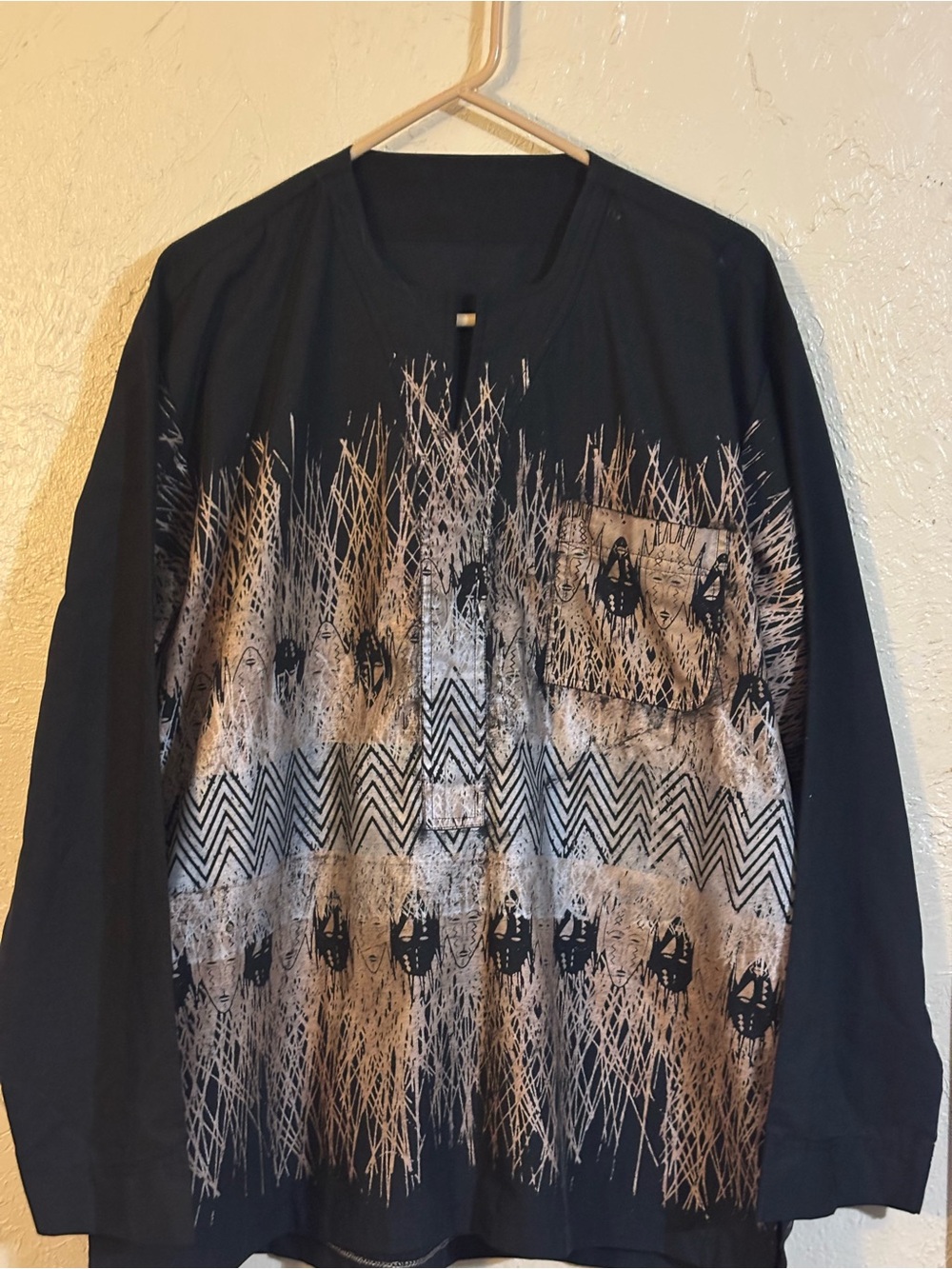 Men's Black Graphic Long-Sleeve Tunic